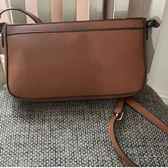 London Fog Evelyn Multi Crossbody - NWT - Picture 3 of 4